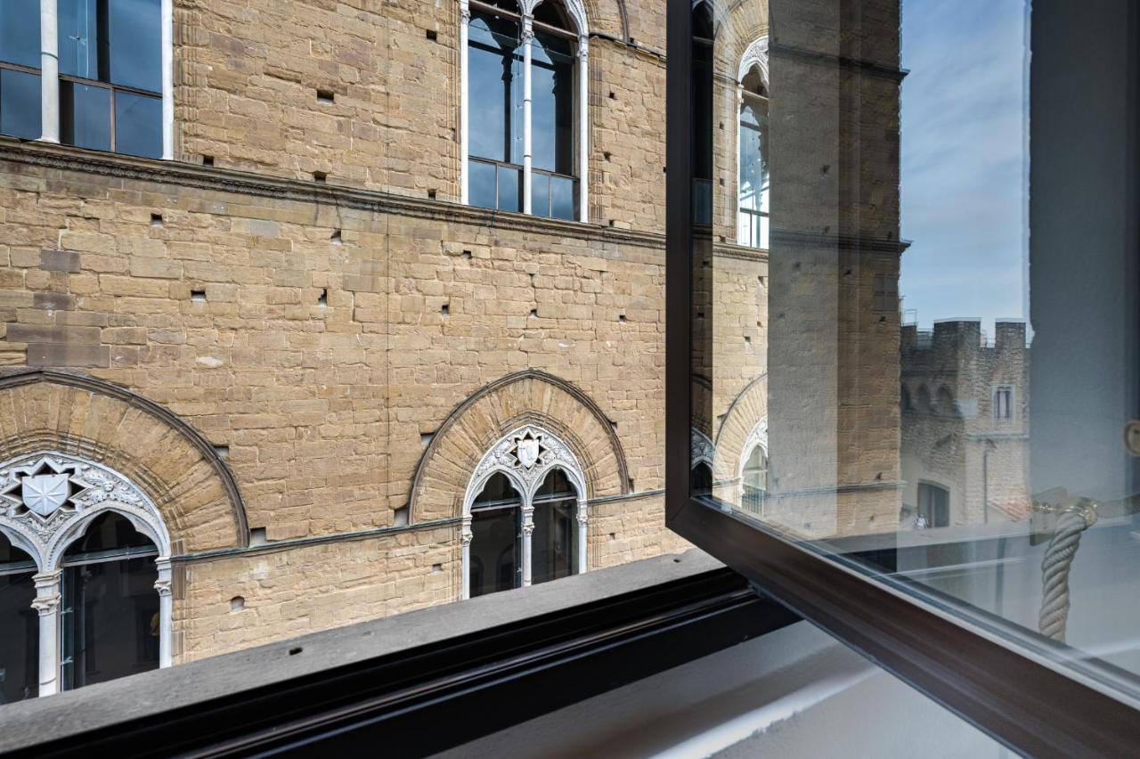 Via Lamberti, 3 - Florence Charming Apartments - Charming And Historic 5Th-Floor Attic Apartment With Elevator In A Building At The Heart Of Vibrant Florence, Just A 2-Minute Walk From All Attractions Exterior foto