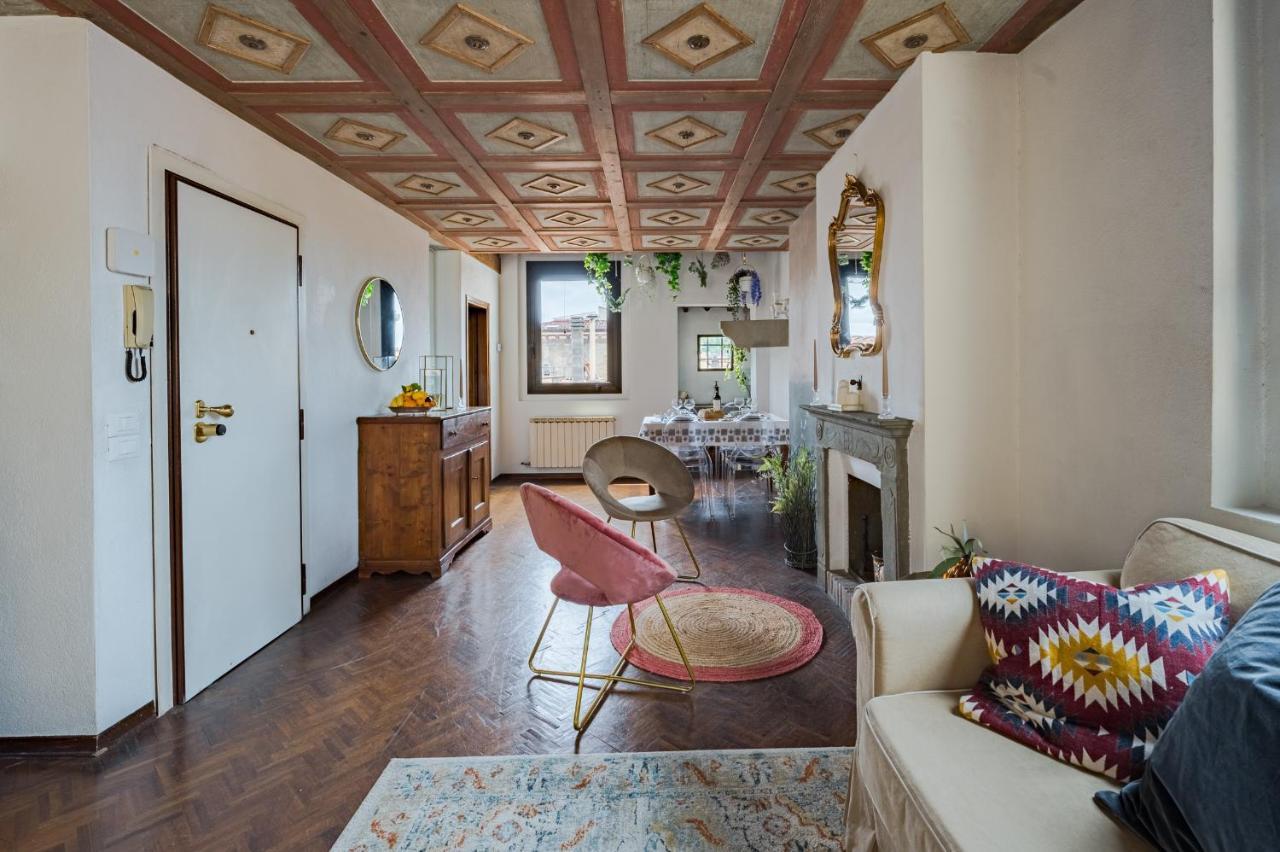 Via Lamberti, 3 - Florence Charming Apartments - Charming And Historic 5Th-Floor Attic Apartment With Elevator In A Building At The Heart Of Vibrant Florence, Just A 2-Minute Walk From All Attractions Exterior foto